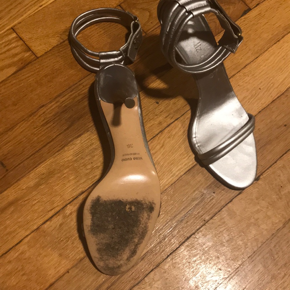Sandals - Picture 3 of 4